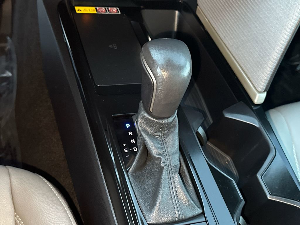 Used 2025 Toyota Camry SE w/ Multimedia Upgrade Package image 27