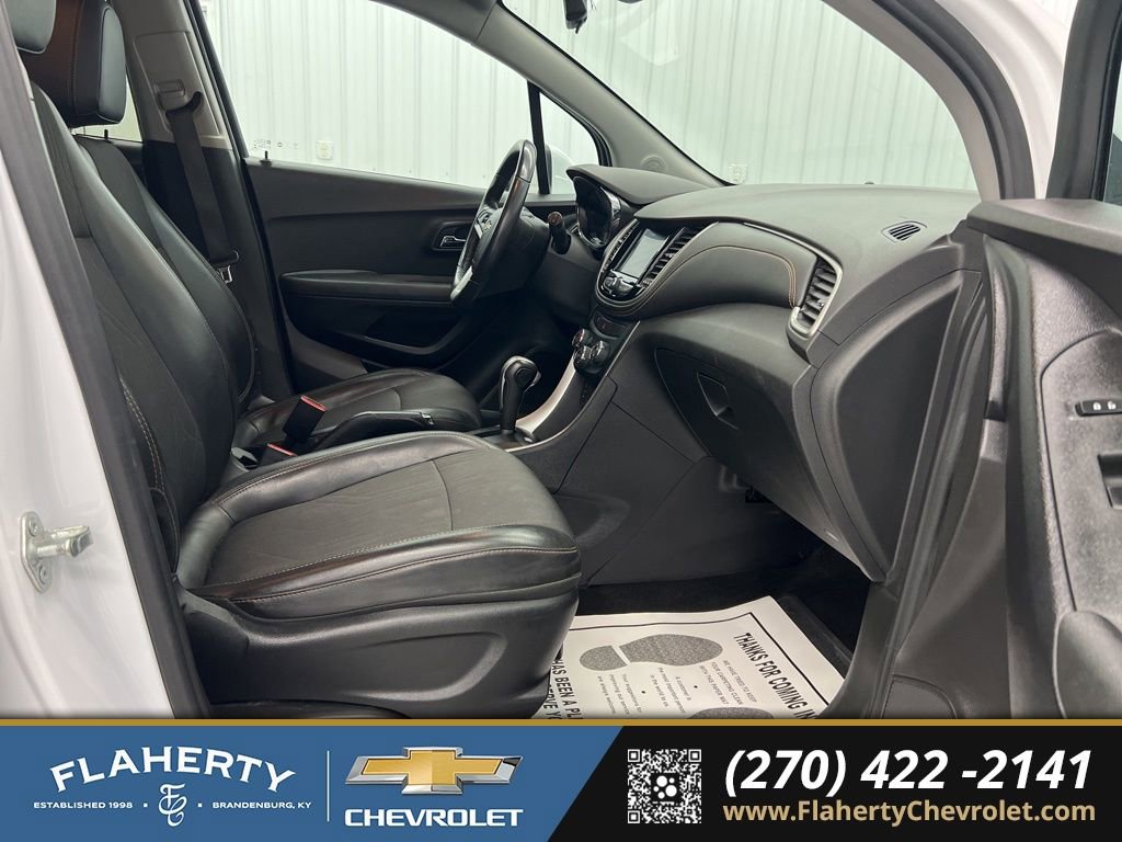 Used 2020 Chevrolet Trax LT w/ LT Convenience Package image 15