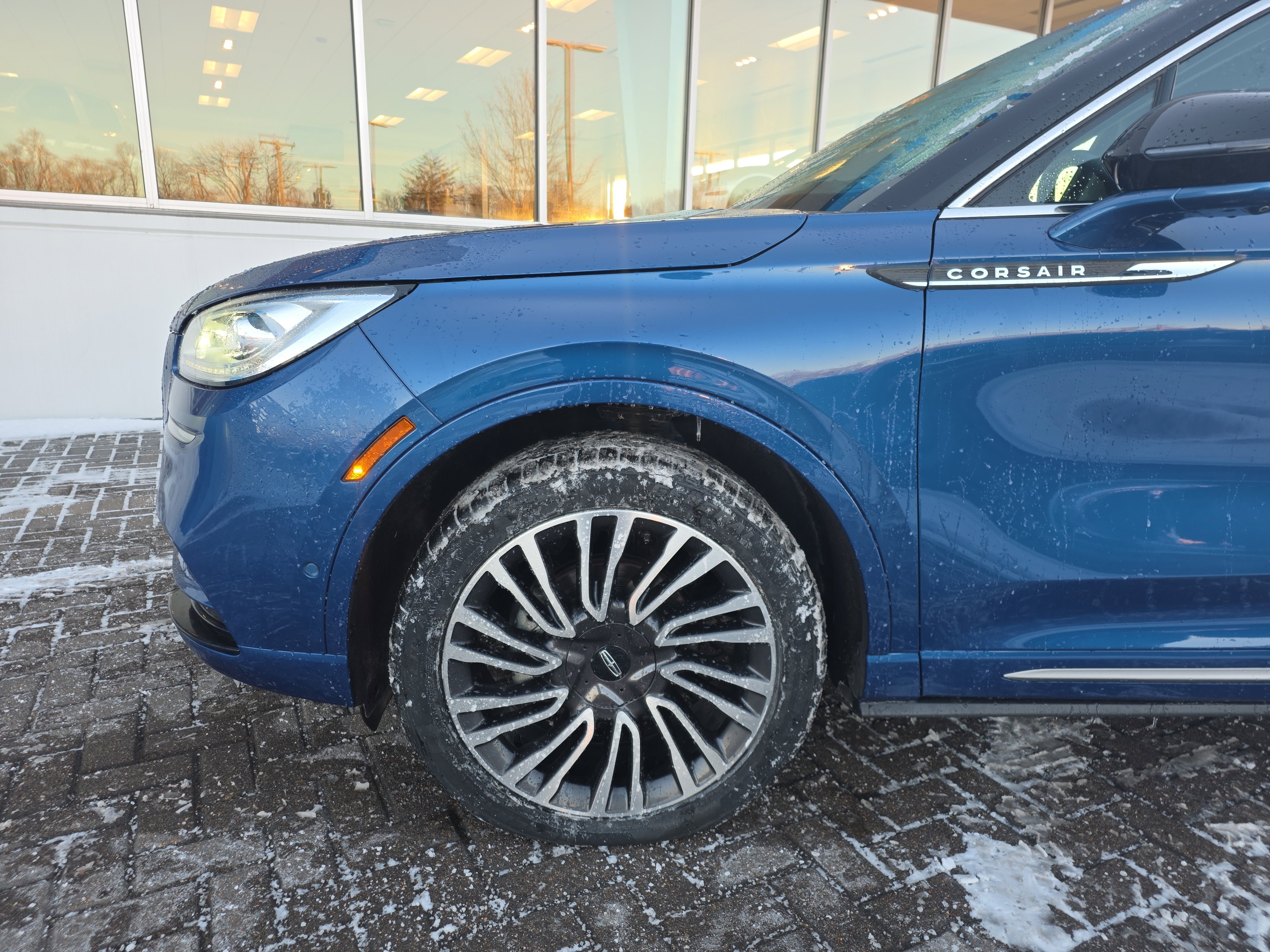 Used 2021 Lincoln Corsair Reserve w/ Equipment Group 201A image 10