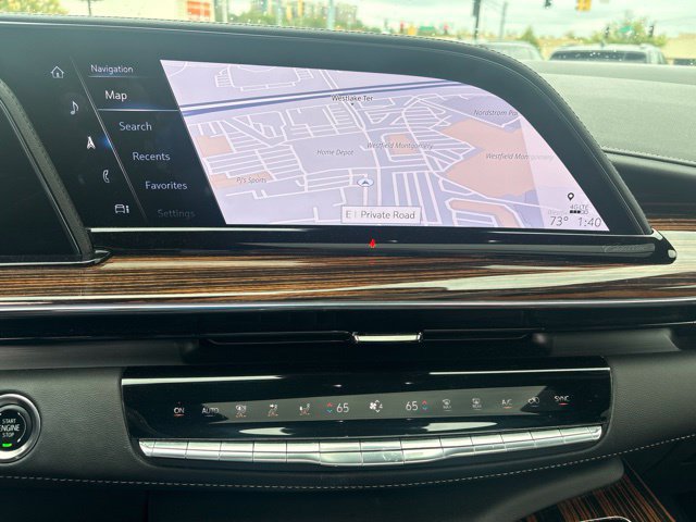 Used 2024 Cadillac Escalade Premium Luxury AWD/4WD image 7