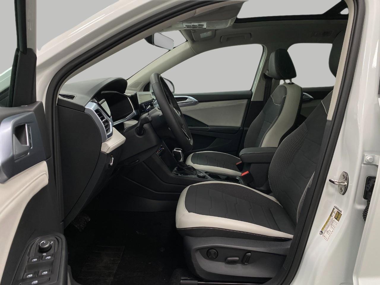 New 2026 Volkswagen Taos SE image 26