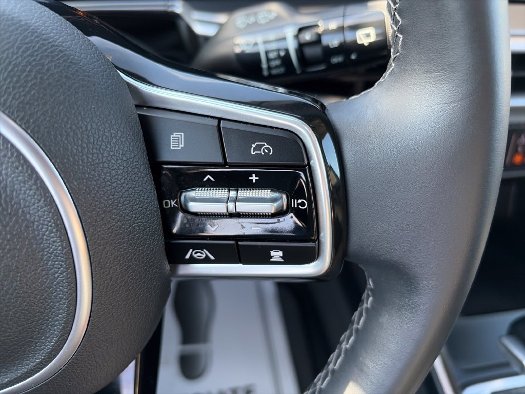 Used 2025 Kia Sorento EX w/ Panoramic Sunroof Package FWD image 13