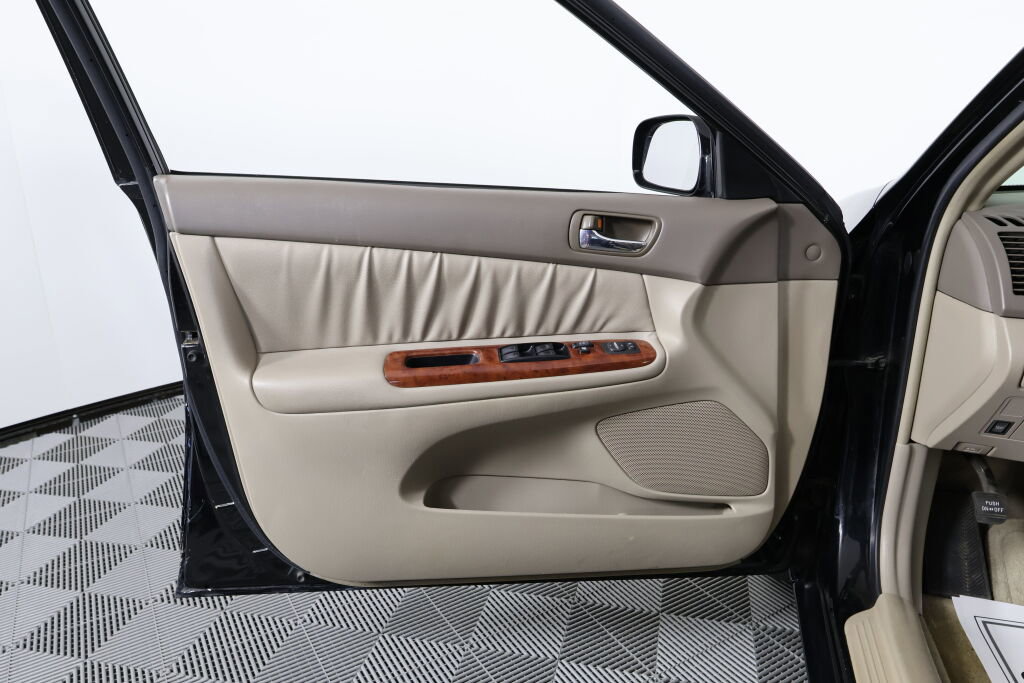 Used 2005 Toyota Camry XLE image 11