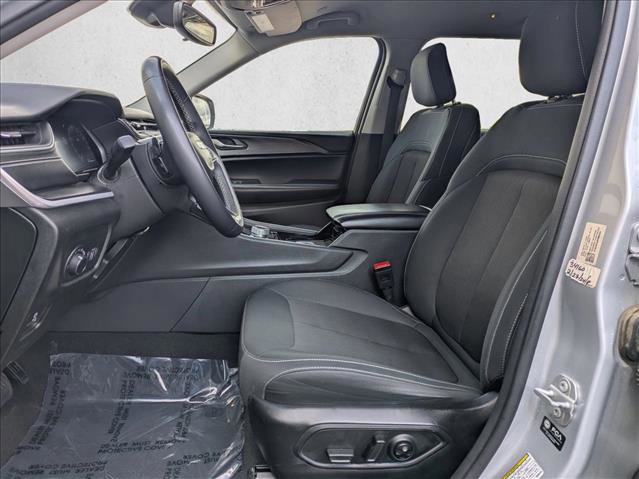 Used 2023 Jeep Grand Cherokee L Laredo image 15