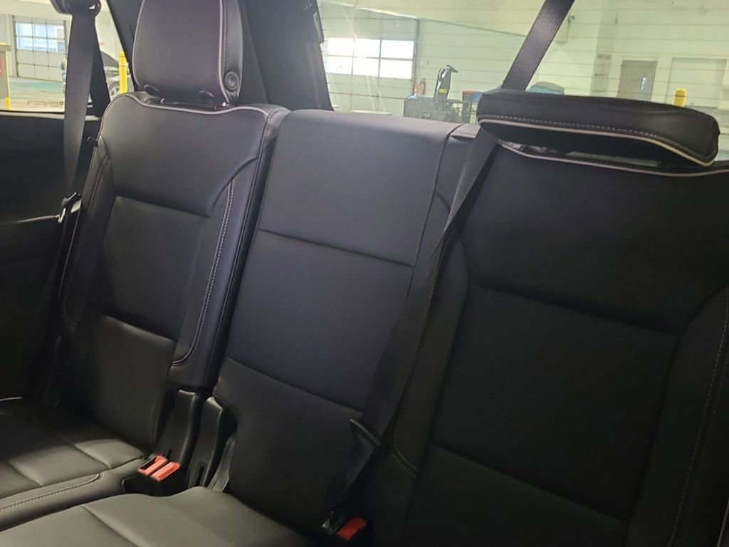 Used 2022 Chevrolet Tahoe Premier w/ Premium Package image 5