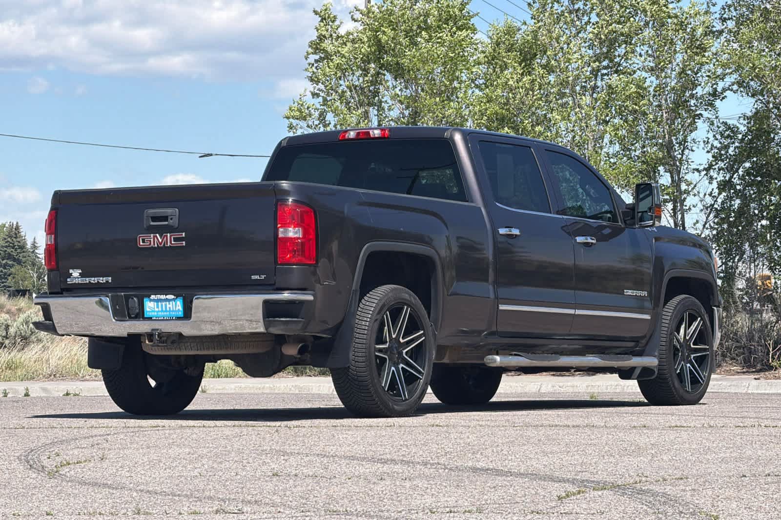 Used 2015 GMC Sierra 1500 SLT w/ Max Trailering Package AWD/4WD image 2