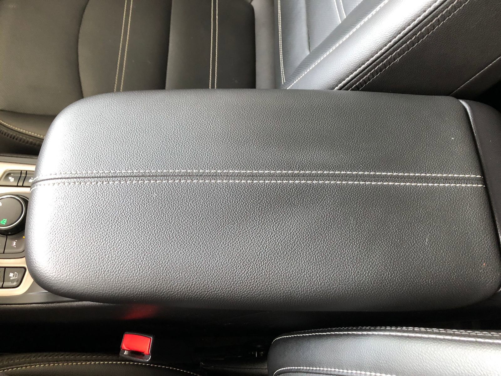 Used 2024 GMC Terrain Denali w/ Denali Premium Package image 24