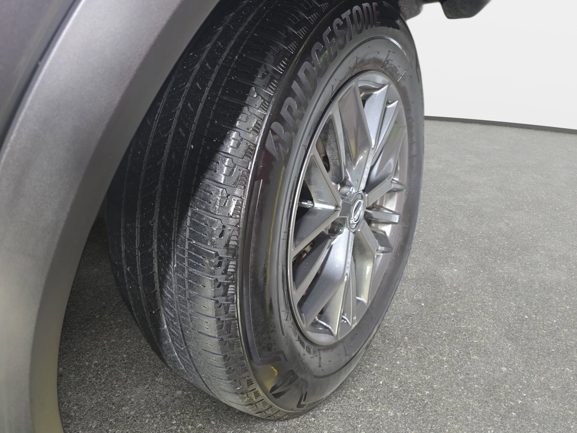Used 2024 Nissan Rogue S FWD image 29