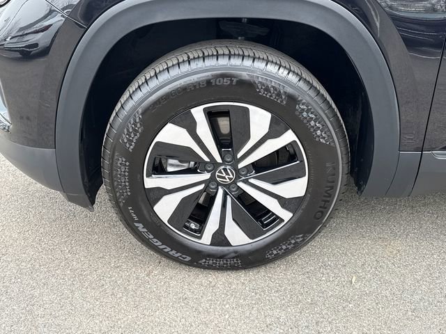 Certified 2025 Volkswagen Atlas Cross Sport SE image 10
