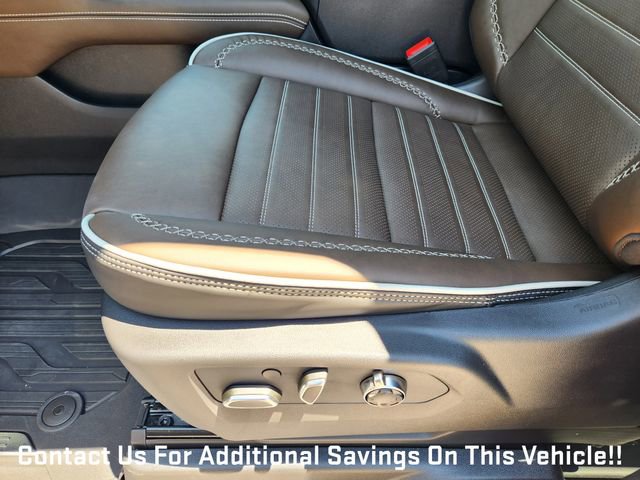 New 2026 GMC Yukon Denali Ultimate w/ LPO, Floor Liner Package AWD/4WD image 19