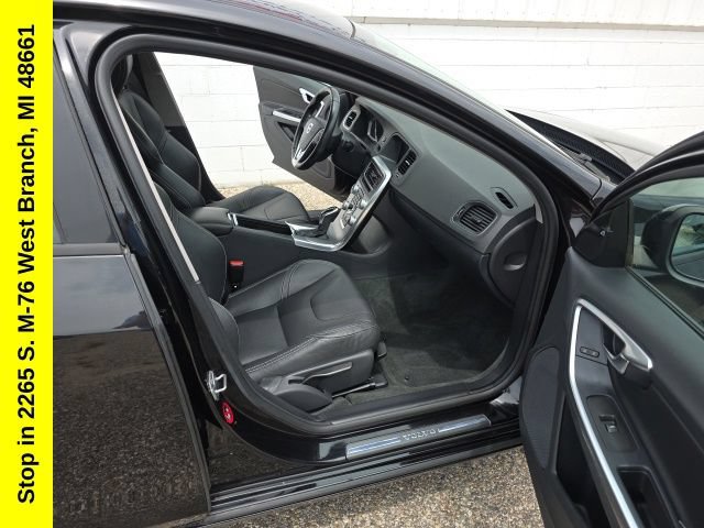 Used 2018 Volvo S60 T5 Dynamic w/ Vision Package FWD image 38