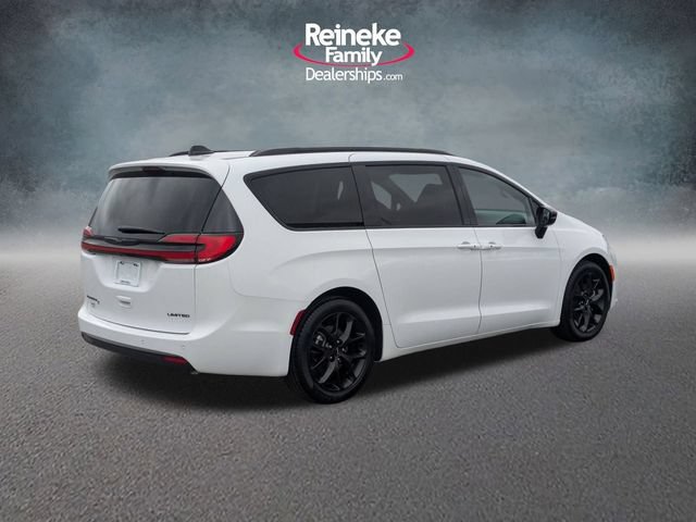 Used 2025 Chrysler Pacifica Limited FWD image 6