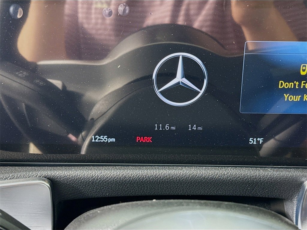 Used 2025 Mercedes-Benz GLB 250 4MATIC image 12