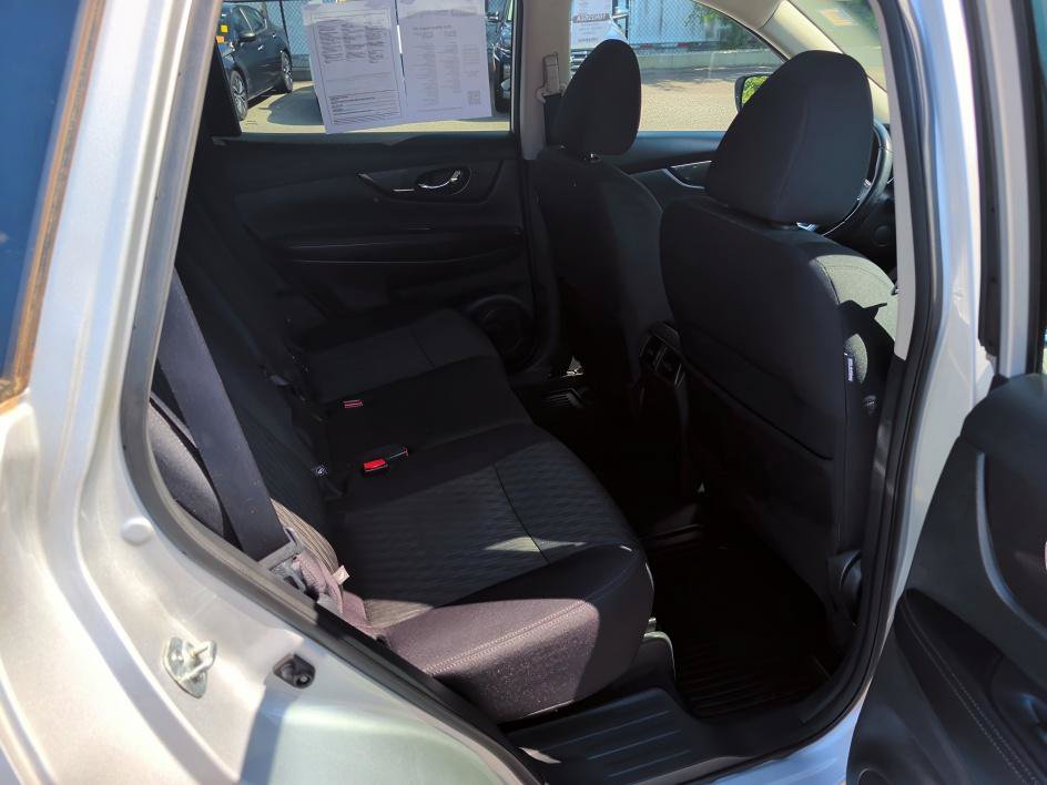 Used 2018 Nissan Rogue SV w/ Sun & Sound Touring Package AWD/4WD image 13