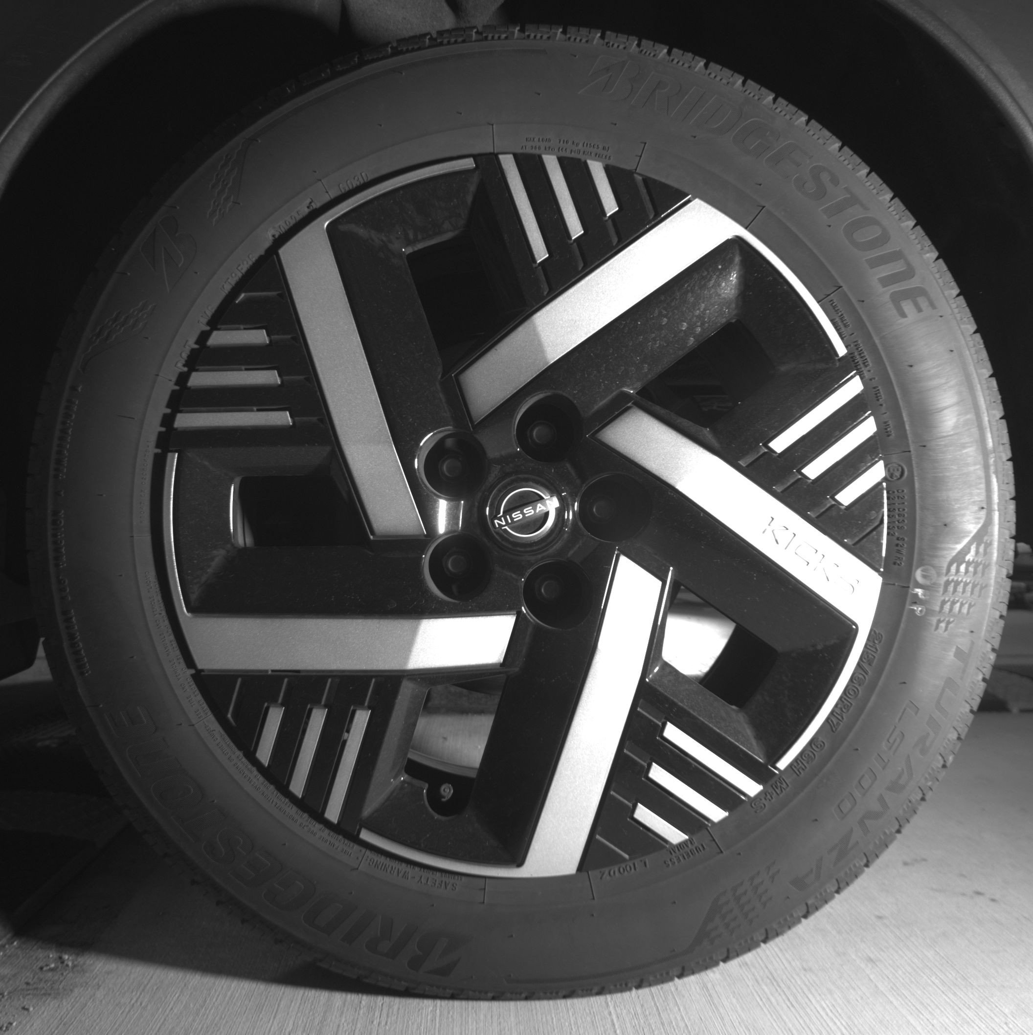 Used 2025 Nissan Kicks SV FWD image 14