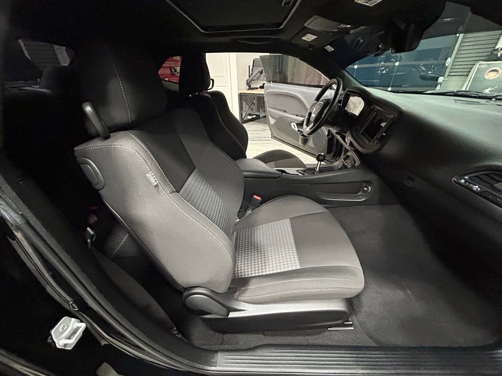 Used 2023 Dodge Challenger R/T w/ Blacktop Package image 39