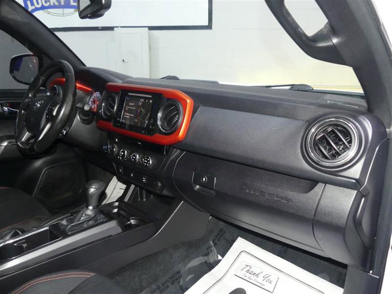 Used 2016 Toyota Tacoma TRD Off-Road w/ Exterior Package image 22