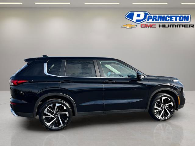 Used 2023 Mitsubishi Outlander SE image 8