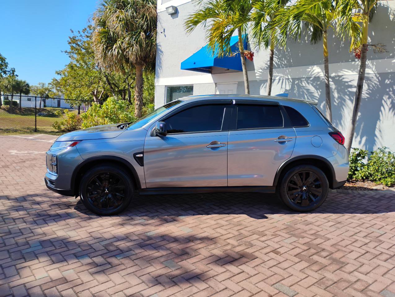 Used 2023 Mitsubishi Outlander Sport LE image 3