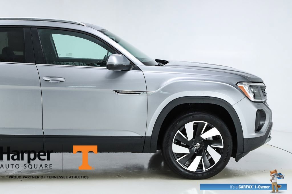 Used 2024 Volkswagen Atlas Cross Sport SE w/ Panoramic Sunroof Package image 12