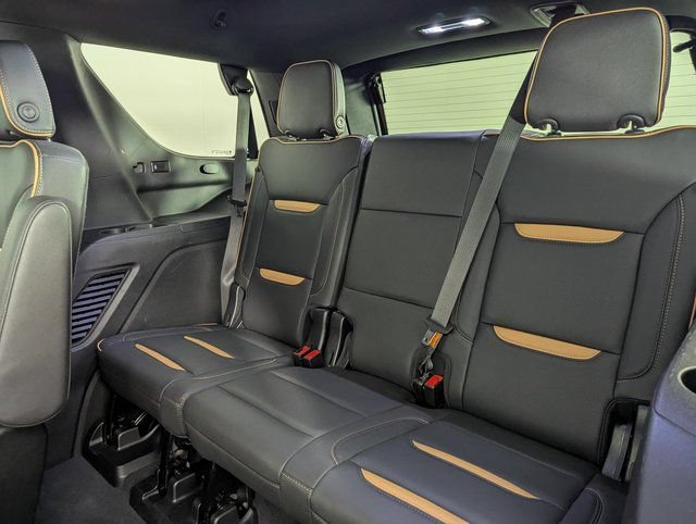 Used 2023 GMC Yukon AT4 w/ Technology Package AWD/4WD image 23