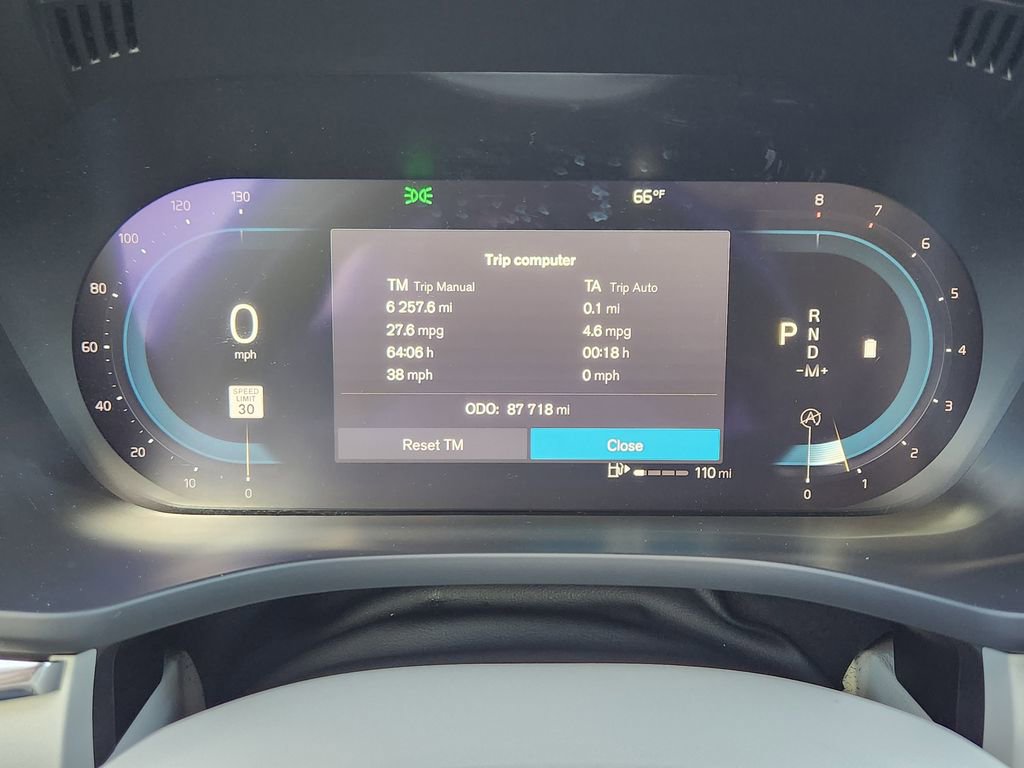 Used 2022 Volvo XC60 B5 Momentum AWD/4WD image 6