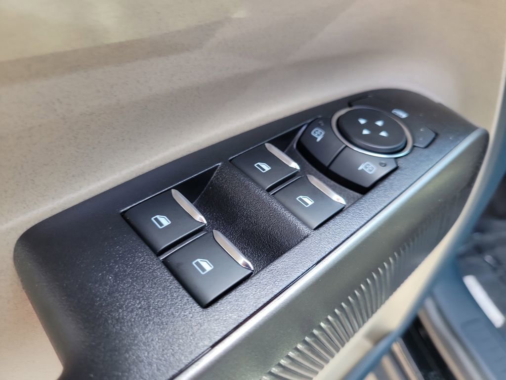New 2026 Ford Maverick Lariat image 14