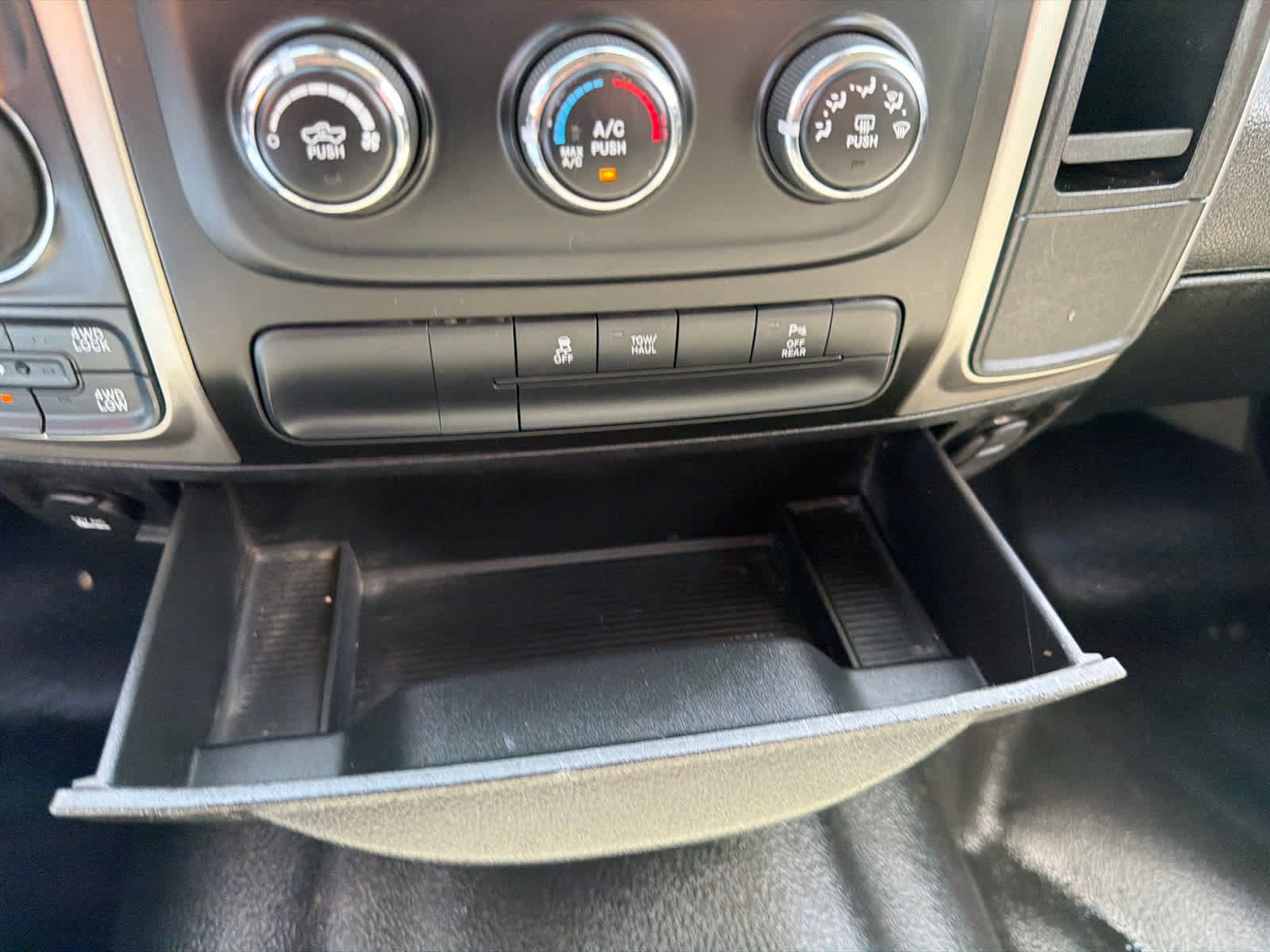 Used 2019 RAM 1500 Classic SLT w/ Protection Group AWD/4WD image 19