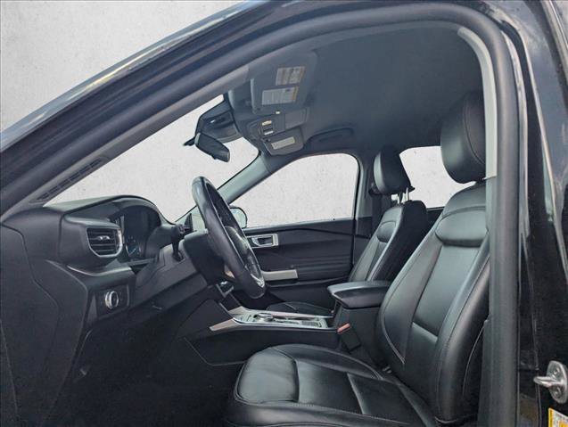 Used 2022 Ford Explorer XLT w/ Equipment Group 202A RWD image 12