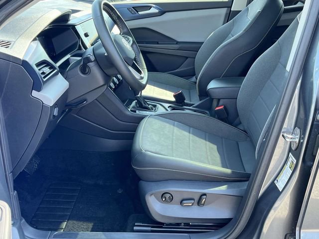 Used 2023 Volkswagen Taos SE w/ Panoramic Sunroof Package image 13