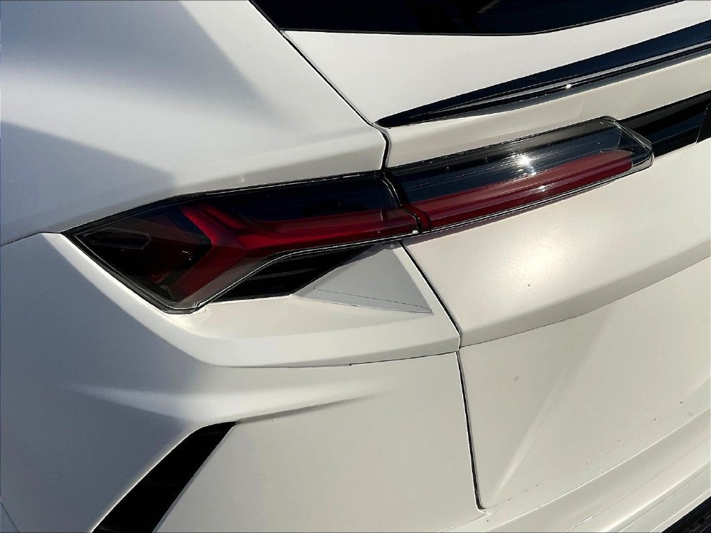 Used 2022 Lamborghini Urus AWD/4WD image 22