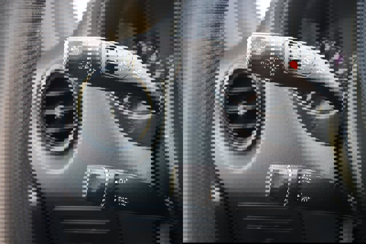 Used 2018 Mercedes-Benz Metris Passenger image 26