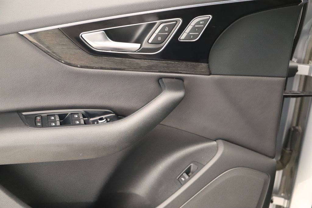 Used 2018 Audi Q7 3.0T Premium Plus w/ Premium Plus Package image 22