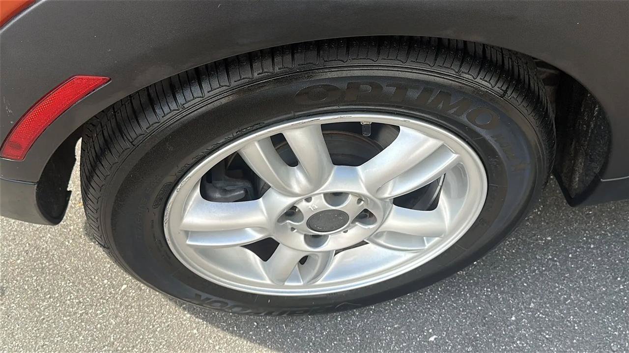 Used 2013 MINI Cooper Clubman FWD image 16