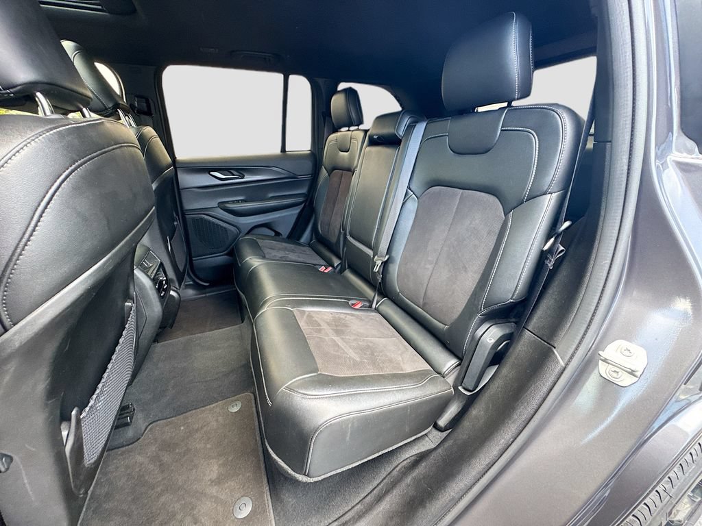 Used 2024 Jeep Grand Cherokee Altitude RWD image 26