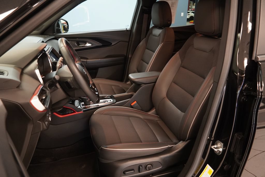 Certified 2023 Chevrolet TrailBlazer RS w/ Convenience Package AWD/4WD image 3