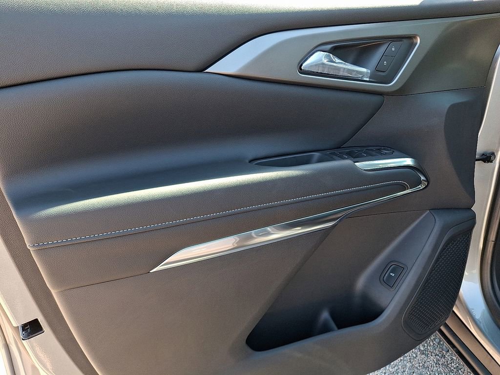 New 2025 Chevrolet Traverse LT w/ Sun and Wheel Package image 10