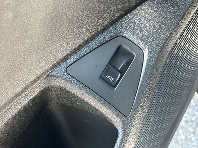 Used 2025 Volkswagen Jetta Sport FWD image 33