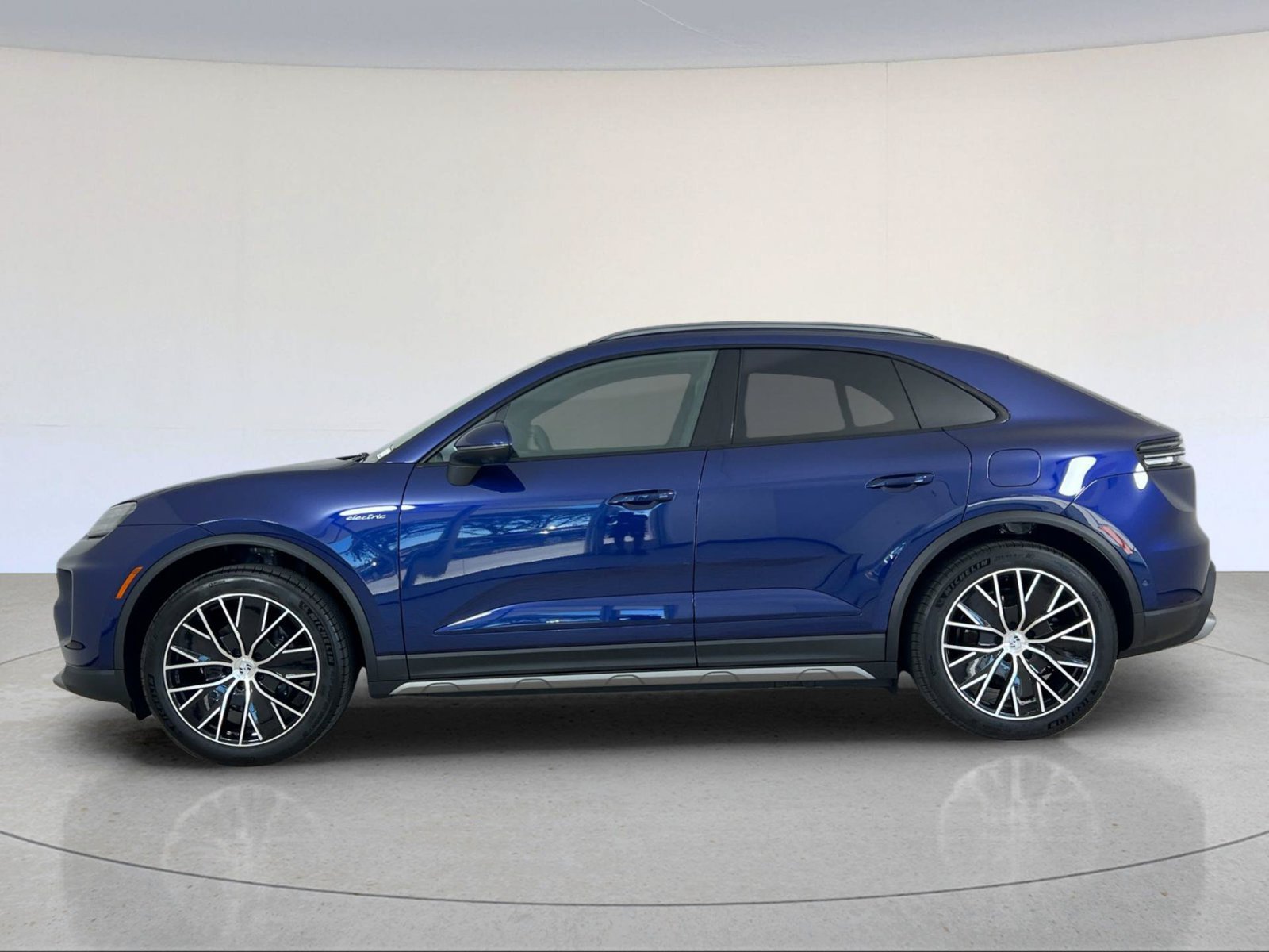 New 2026 Porsche Macan Electric RWD image 2