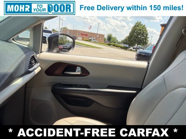 Used 2019 Chrysler Pacifica Limited FWD image 27