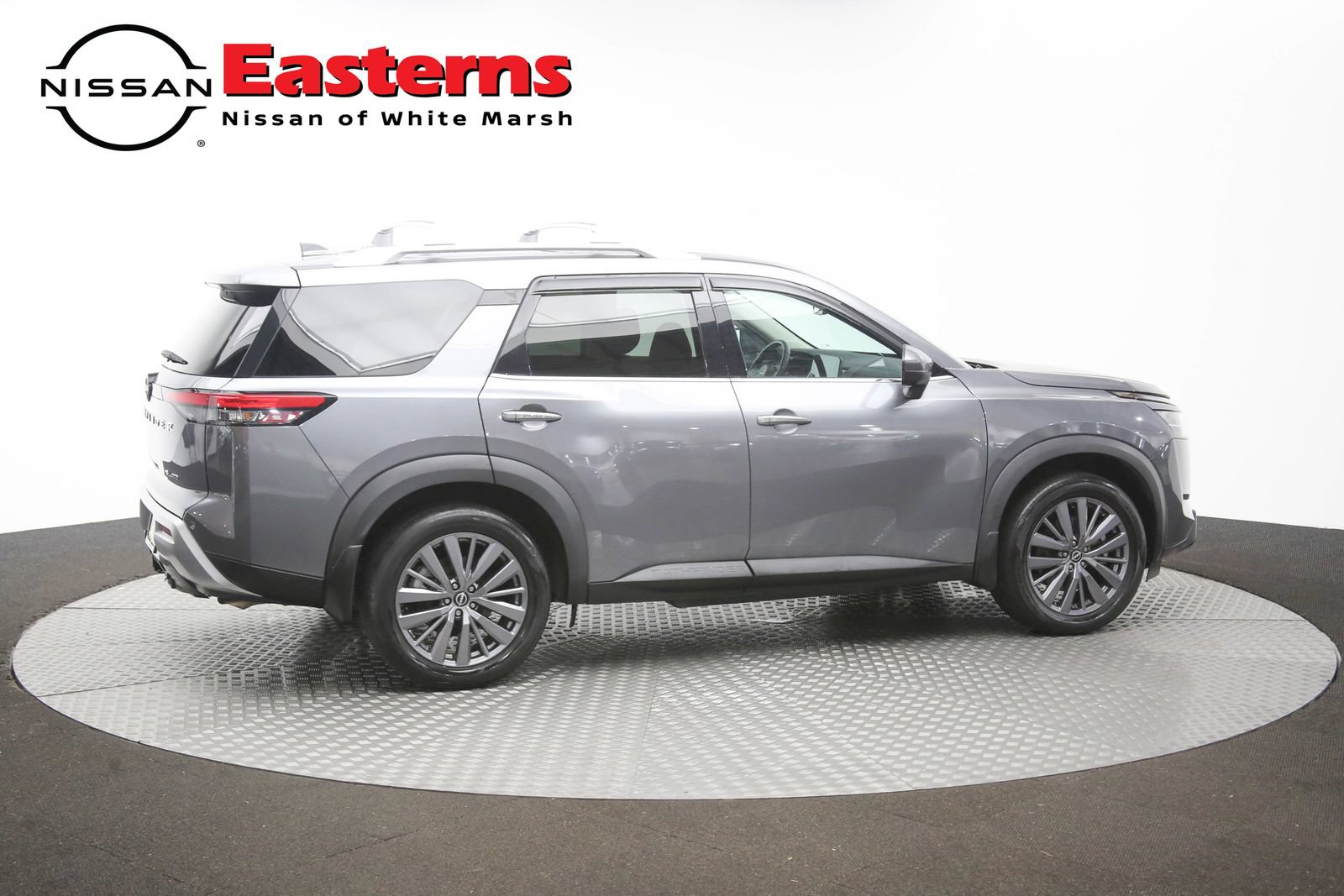 Used 2024 Nissan Pathfinder SL AWD/4WD image 43