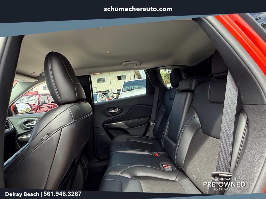 Used 2021 Jeep Cherokee Latitude Plus FWD image 12