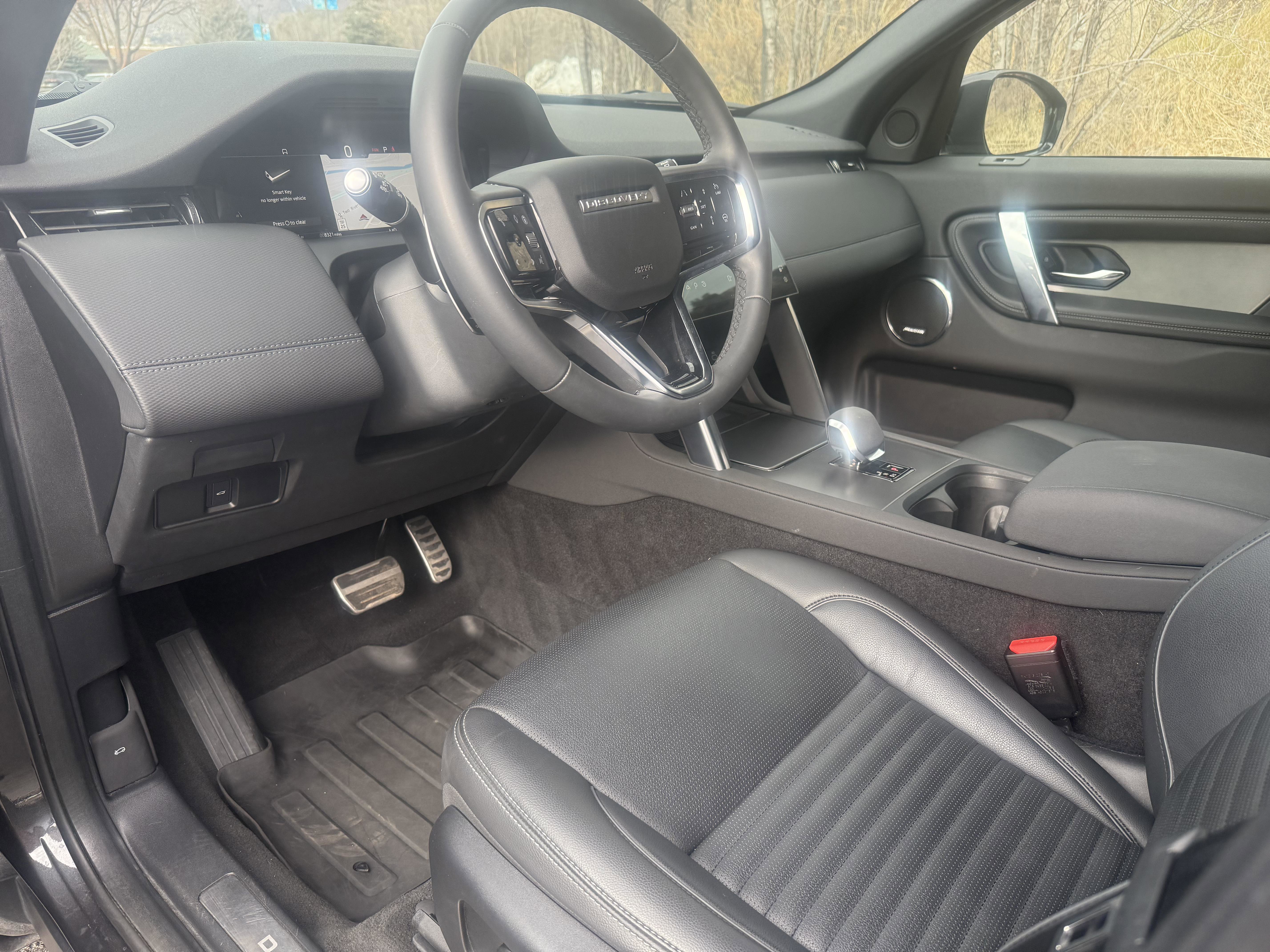 Used 2025 Land Rover Discovery Sport Dynamic SE image 13