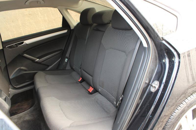 Used 2017 Volkswagen Passat 1.8T S FWD image 13