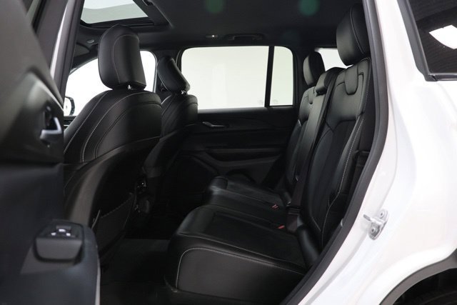 Used 2023 Jeep Grand Cherokee Altitude AWD/4WD image 32