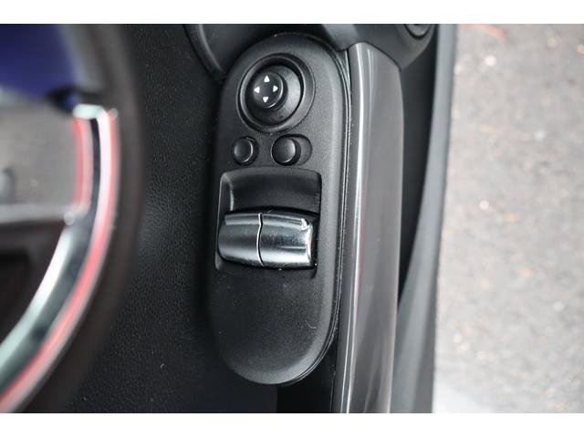 Used 2015 MINI Cooper 2-Door Hardtop image 9