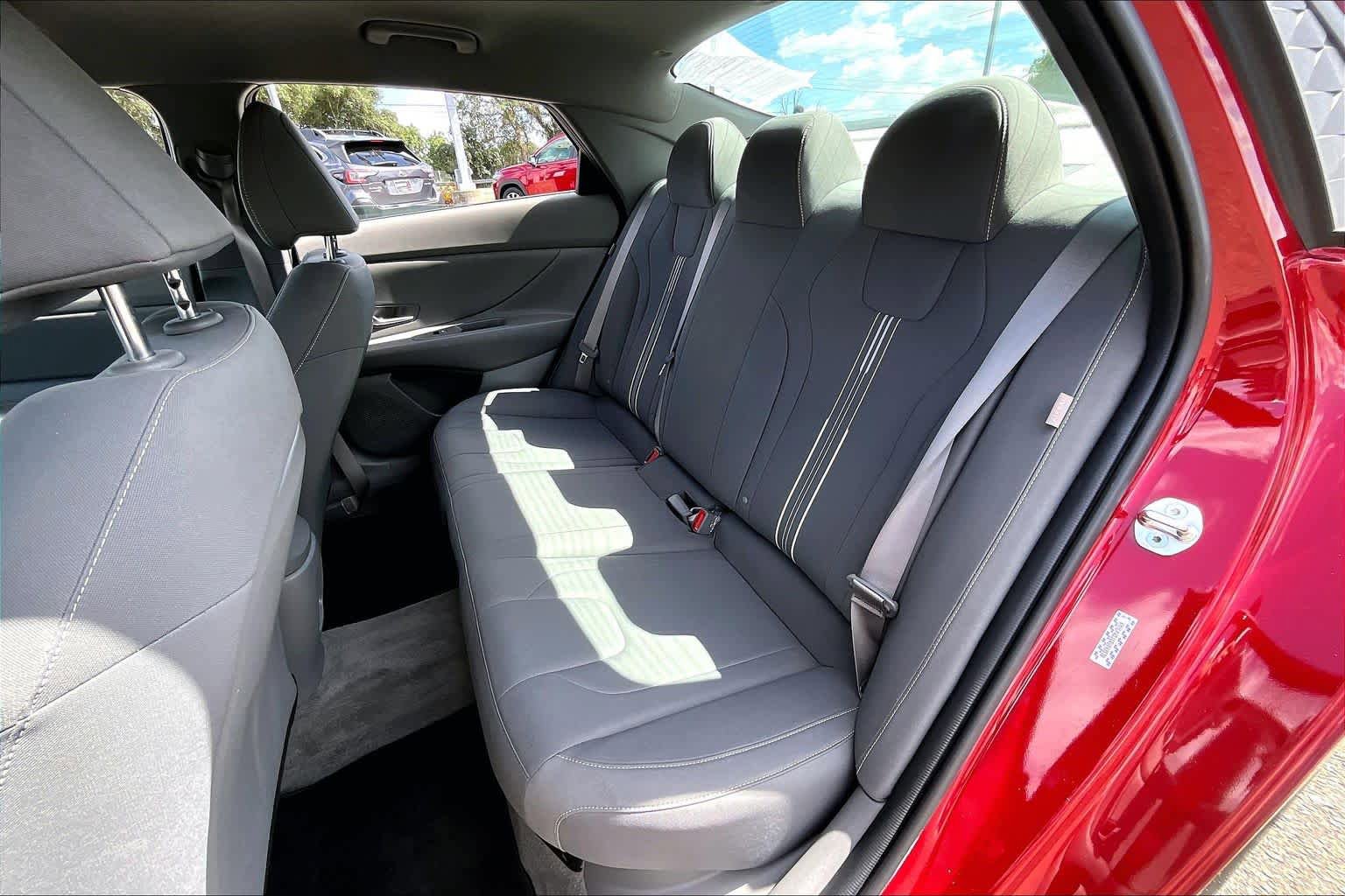 Used 2024 Hyundai Elantra Blue FWD image 20