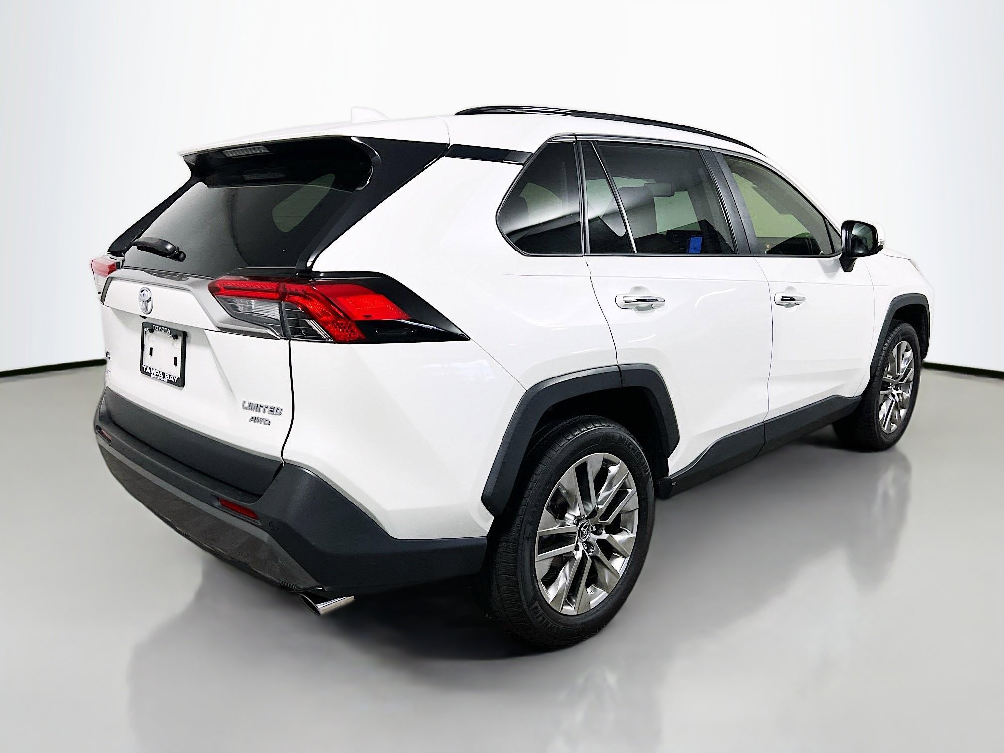 Used 2019 Toyota RAV4 Limited w/ Cold Weather Package image 4