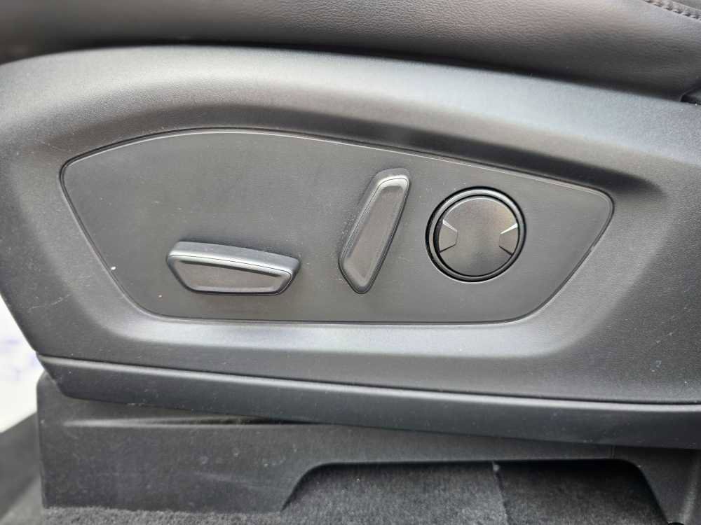 Used 2022 Ford Explorer XLT w/ Equipment Group 202A image 35