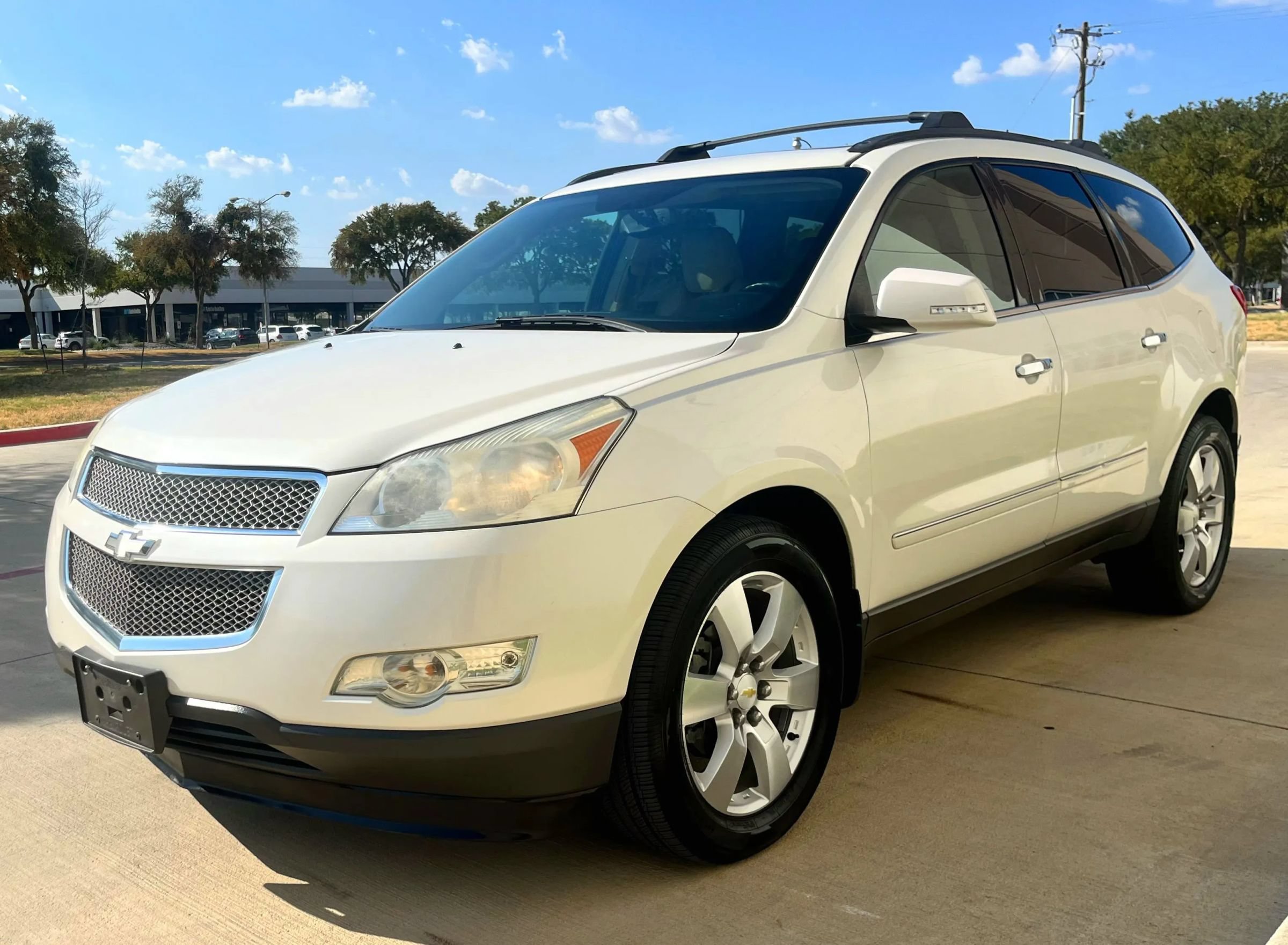 Used 2012 Chevrolet Traverse LTZ FWD image 5